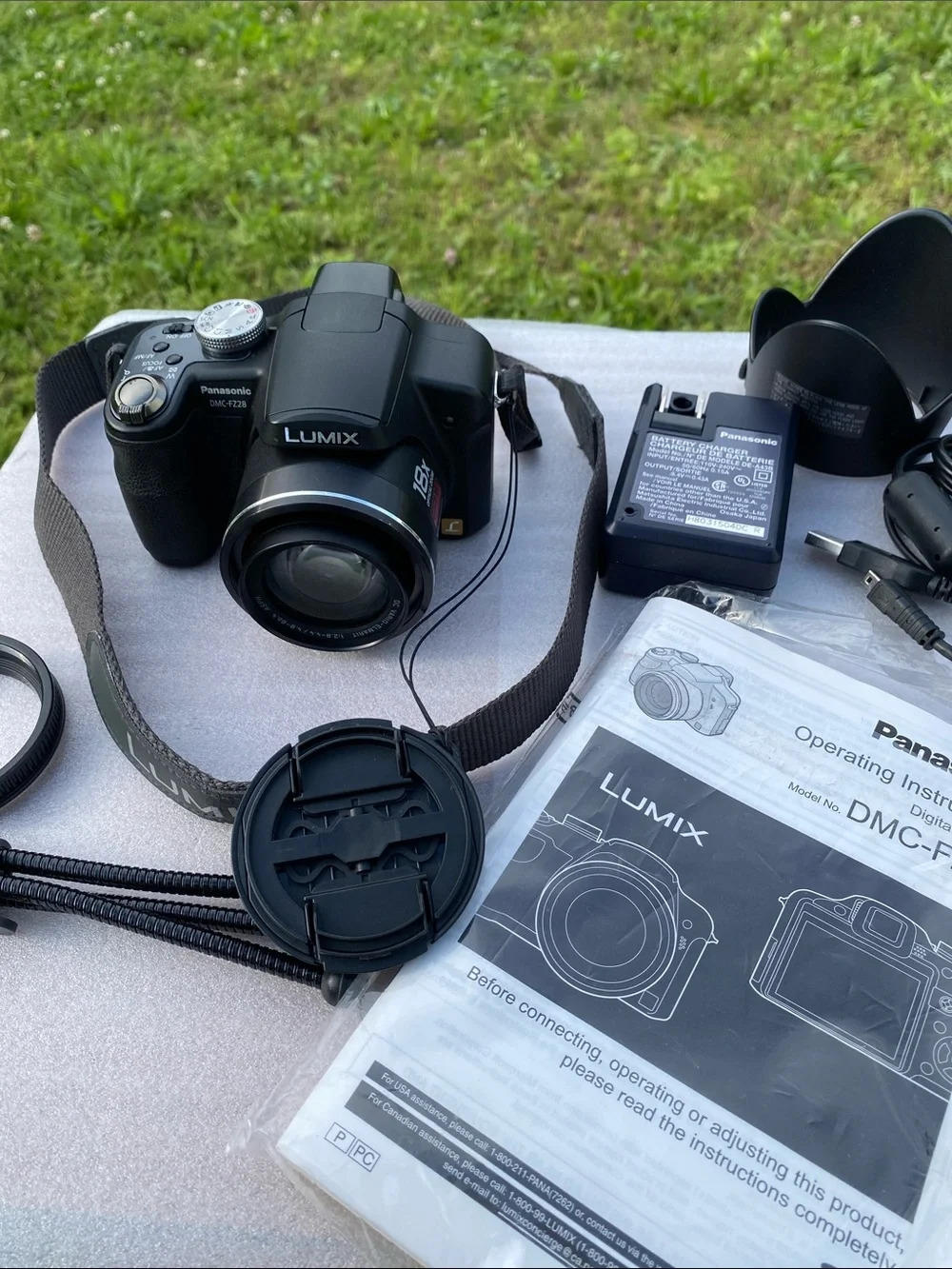 Panasonic LUMIX DMC-FZ28 10.1MP Digital Camera Tripod Case Software Complete Set